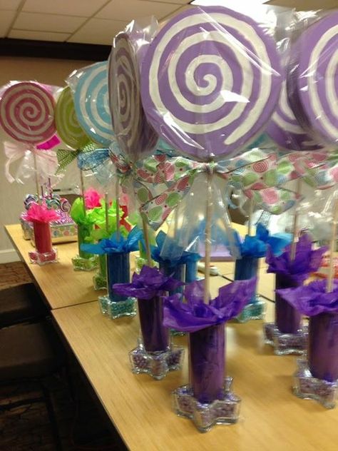 Styrofoam lollipop centerpieces with matching sixlet candies in start votives. Candyland Centerpieces, Lollipop Centerpiece Diy, Candyland Centerpieces Ideas, Candyland Birthday Centerpieces, Land Of Sweets Centerpiece, Candyland Theme Table Centerpiece, Lollipop Centerpiece, Candyland Party Theme, Candy Centerpieces