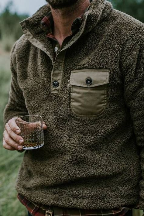 Mens Outdoor Fashion, Mens Clothing Brands, Pullovers Outfit, Rugged Men, Mens Fashion Rugged, Rugged Style, Traje Casual, Herren Outfit, A Jacket