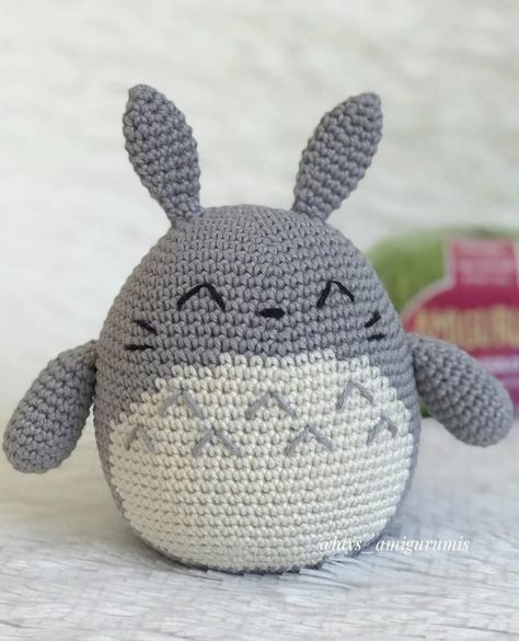 PDF Totoro Amigurumi Patrón Gratis - Lovelycraft Totoro Crochet, Totoro Amigurumi, Totoro Pattern, Crochet Totoro, Pola Amigurumi, Kawaii Crochet, Crochet Amigurumi Free Patterns, Crochet Amigurumi Free, Haken Baby