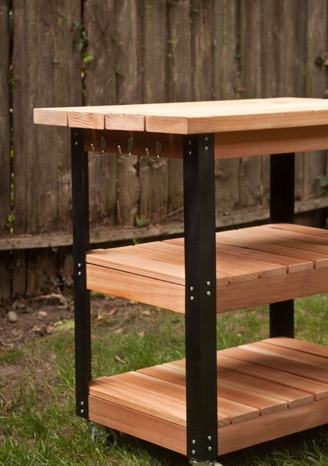 Bbq Trolley Ideas, Bbq Cart Diy, Blackstone Grill Stand Diy, Bbq Table Ideas, Ooni Pizza Oven Table Diy, Outdoor Prep Station, Diy Grill Cart, Diy Rolling Cart, Diy Grill Table