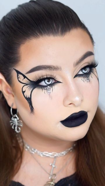 Dark Angel Face Paint, Black Fairy Makeup Halloween, Dark Fairy Face Paint, Witch Fairy Makeup, Halloween Fairy Makeup Looks, Gothic Butterfly Makeup, Bat Costume Makeup Women's, Halloween Makeup Inspiration 2024, Spooky Fairy Makeup