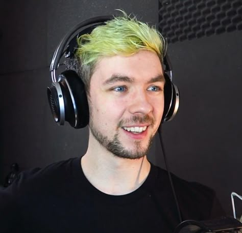 Jacksepticeye Green Hair, Jacksepticeye Icons, Pewdiepie Jacksepticeye, Sean William Mcloughlin, Positive Mental Attitude, Youtube Gamer, Jack And Mark, Pewdiepie, Irish Men