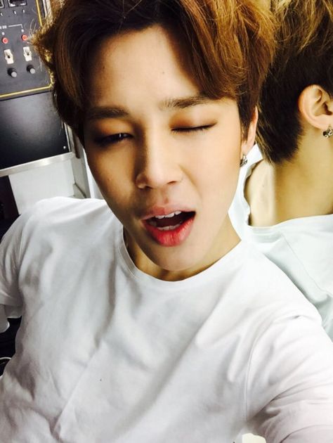 13.02.2015 Jimin Selca, Park Ji Min, Pre Debut, Park Jimin Bts, Story Instagram, Bts Photo, K Idols, Mochi, Kim Seokjin