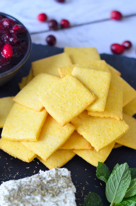 Cornbread Crackers, Cornbread Ideas, Gouda Cheese Recipes, Homemade Crackers Recipe, Pumpkin Butter Recipe, Fall Appetizer, Fresh Cranberry Sauce, Appetizer Board, Thanksgiving Appetizer