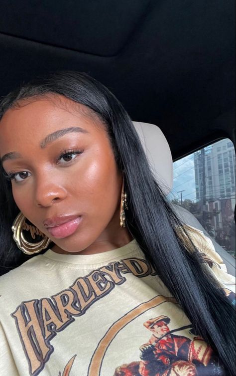 @ jaydacheaves Desired Face Inspiration, Jayda Wayda Outfit, Dess Dior, Highlight Wigs, Minimal Makeup Look, Jayda Cheaves, Black Ponytail Hairstyles, Jayda Wayda, Natural Black Women