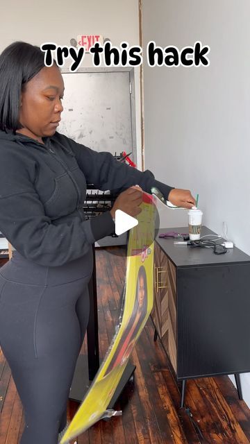 Kourtney | Braider & Educator on Instagram: "Have you ever felt like when you’re braiding the hair gets tangled up?  I find that spraying oil sheen or braiding spray helps manage the hair and make the braiding process smoother 🔑  Try this hack to see if it works for you   Was this helpful ?   #phillybraider #phillyhairstylist #knotlesshack #explorepage" Crochet With Braiding Hair, Knotless Twist Braids, Braid Hacks, No Intro, Toddler Braids, Braiding Your Own Hair, Twist Braids, Plaits, Crochet Hair Styles