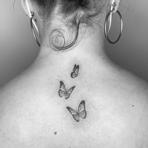 Spine Butterfly Tattoo, Butterfly Back Tattoo Spine, Butterfly Spine Tattoo, Small Back Tattoos, Butterfly Back Tattoo, Upper Back Tattoos, Hand Tattoos For Girls, Petite Tattoos, Small Tattoos Simple