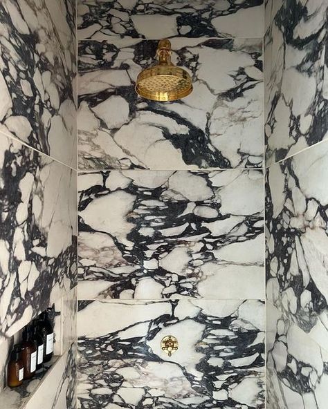 Large Shower Tile Ideas, Walking Shower Ideas, Marble Tile Shower, Dramatic Marble, Bathroom Design Wood, Unlaquered Brass, Terrazzo And Wood, Bathroom Large, Marble Showers