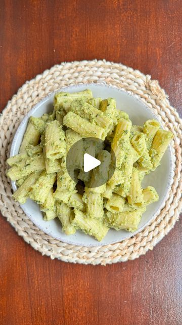 Pasta Rigatoni, Pasta Pesto, Pasta Al Pesto, Pasta Fresca, Pesto Pasta, Rigatoni, Pasta Dishes, Crackers, Pesto