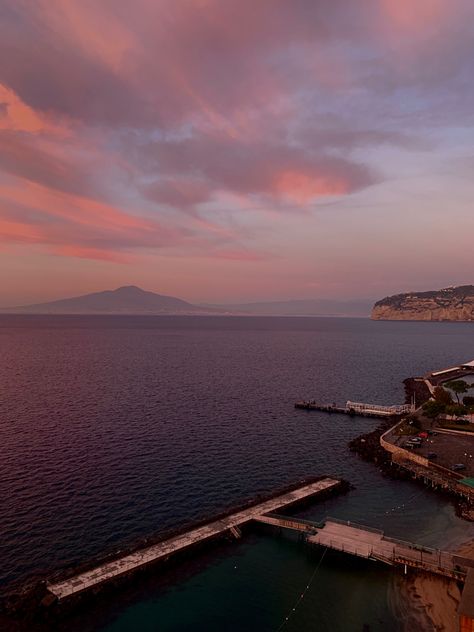 Sorrento Italia, Sorrento, Stories Instagram, Airplane View, Natural Landmarks, Travel, Instagram, Nature