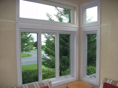 A Renewal by Anderson of Central PA Casement and Picture window combo is a great way to open up any corner of your house! Door Architrave, Big Windows Living Room, Anderson Windows, Picture Window, Replacement Windows, Window Types, Exterior Ideas, Big Windows, Small Windows