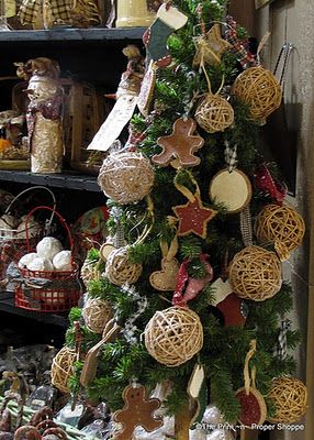 Frosted -Dollar Tree- Rattan Christmas Ornies Rattan Christmas Decor, Bell Ornaments Diy, Rattan Christmas Tree, Holiday Deco, Personalised Christmas Baubles, Fall Tree, Beautiful Christmas Decorations, Diy House, Rattan Basket