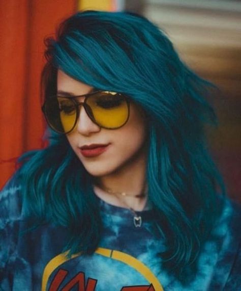 10 Mysterious Teal Blue Hair for Real Life Mermaid Blue Hair Ombre, Teal Hair Highlights, Teal Hair Dye, Dark Teal Hair, Teal Hair Color, Funky Hair Colors, Dyed Hair Care, Hair Color Guide, Blue Green Hair