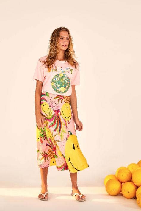 Resort Aesthetic, Shooting Studio, Tropical Outfit, Rio Brazil, Fresh Tops, Brand Character, Printed Dresses, Farm Rio, Lifestyle Brand