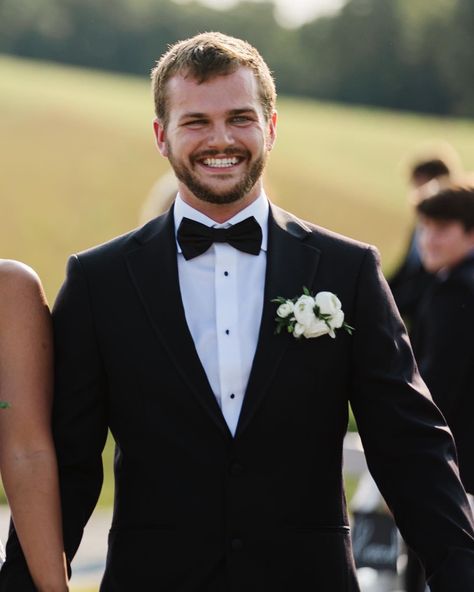 Give the groom something extra special by having him wear a floral pocket square🌸 #floralpocketsquare #boutonniere #weddingflowers #forhim #whiteflowers Wedding Suit Pocket Flowers, Pocket Garden Wedding, Peony Groom Boutonniere, Pocket Boutonniere White Rose, Pocket Boutonniere Tuxedo, Pocket Flowers Groom White, Pocket Square Boutonniere White, White Floral Pocket Square Boutonniere, Pocket Boutonniere Black Suit