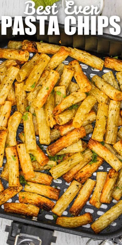 Air Fryer Pasta Chips, Air Fryer Pasta, Air Fryer Chips, Airfryer Recipe, Fried Pasta, Air Fryer Recipes Snacks, Pasta Chips, Fried Chips, Air Fried Food