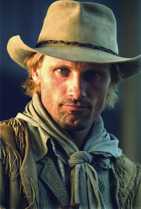 36 Photos That Prove Viggo Mortensen Is Everyone's Type Behind Blue Eyes, Viggo Mortensen, Wilde Westen, First Ladies, Cowboys And Indians, Cowboy Up, Mel Gibson, Sean Connery, Actrices Hollywood