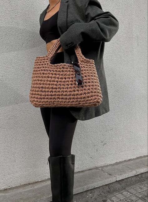 Crochet Big Bag, Crochet Bag Brown, Big Crochet Bag, Brown Crochet Bag, Big Crochet, Free Crochet Bag, Crochet Santa, Womens Crochet Patterns, Bag Pattern Free