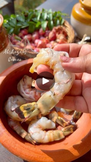 119K views · 8.8K reactions | Tiger Prawns Roast 🍃 @akshayaascameo 
നല്ല നാടൻ ചെമ്മീൻ റോസ്സ്റ് ❤️

Ingredients 👇🏻
🍤Tiger Prawns - 500gms 
🍤Salt - to taste 
🍤Chilli Powder - 1 tbsp 
🍤Turmeric Powder - 1 tsp 
🍤Vinegar - 1 tbsp 
🍤Curry Leaves - 2 strings 
🍤Water - 3 tbsp 

🍤Coconut Oil - 2 tbsp 
🍤Shallots - 300gms 
🍤Ginger - 1 tbsp 
🍤Garlic - 2 tbsp 
🍤Green Chillies - 4 to 5 
🍤Curry Leaves - 2 strings 

🍤Crushed Pepper - 1 tbsp 

And it’s done ❤️ Yummmyy it is 🤤 Best with Rice 🍃

#akshayaascameo #thaninaadan #naadan #keralarecipes #recipeoftheday #reeloftheday #videooftheday #reelskerala #reelsinstagram #chemmeenroast #tigerprawns #prawnsroast #tigerprawnroastrecipe #explore #explorepage #seafoodrecipes #malayali #homemade #naadanchemmeenullarthiyathu #chorumchemmeenum | Ak Prawns Roast, Tiger Prawns, Prawn Dishes, Curry Rice, Kerala Food, Turmeric Powder, Roast Recipes, Curry Leaves, Veg Recipes