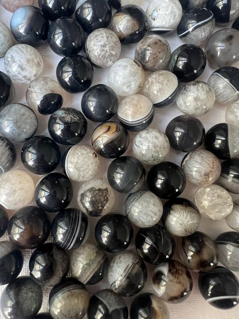 Black Agate Sphere, Polished Black Agate Dnd Oc, Black Agate, Crystal Items, Healing Stones, Crystals And Gemstones, Black Onyx, Bead Charms, Agate, Force