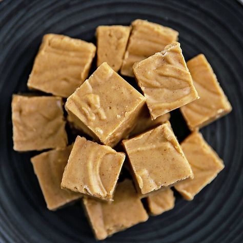 Reese's Peanut Butter Fudge Peanut Butter Chips Fudge, Peanut Butter Marshmallow Fudge, Peanut Butter Chip Recipes, Easy Peanut Butter Fudge Recipe, Gathering Recipes, Creamy Peanut Butter Fudge, Peanut Butter Fudge Recipes Easy, Easy Peanut Butter Fudge, Microwave Peanut Butter Fudge