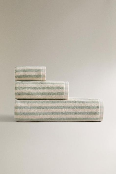 COTTON BATH TOWEL WITH COLORED STRIPES - Sea green | ZARA United States How To Fold Towels, Home Basics, Cardigan Sweater Jacket, Cotton Bath Towels, Terry Towel, Tshirt Skirt, Book Stationery, Clean Laundry, Sea Green