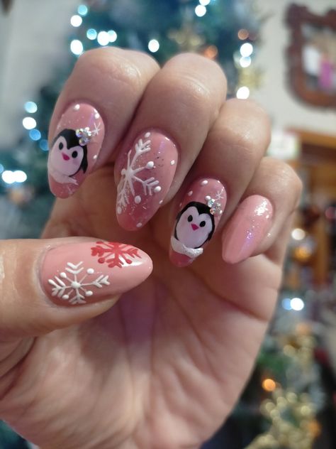 Pink Penguin Nails, Penguin Christmas Nails, Penguin Nail Designs, Christmas Nails Penguin, Penguin Nail Art, Mom Nails, Penguin Nails, Year Nails, Christmas Nail Art Ideas