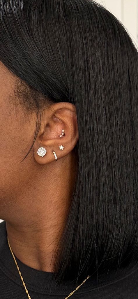 Jordyn Woods Ear Piercings, Daith Piercing Black Women, Ear Piercings Black Women, Piercing Styling, Girl Grillz, Flat Piercing, Types Of Ear Piercings, Stud Piercing, Pretty Ear Piercings