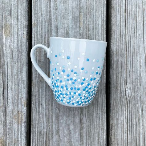 Pottery Painting Dots, Easy Mug Painting Ideas, Handpainted Mug, Cozy Hot Chocolate, Mug Painting, Paint Making, Diy Pottery Painting, Grey Mugs, Color Me Mine