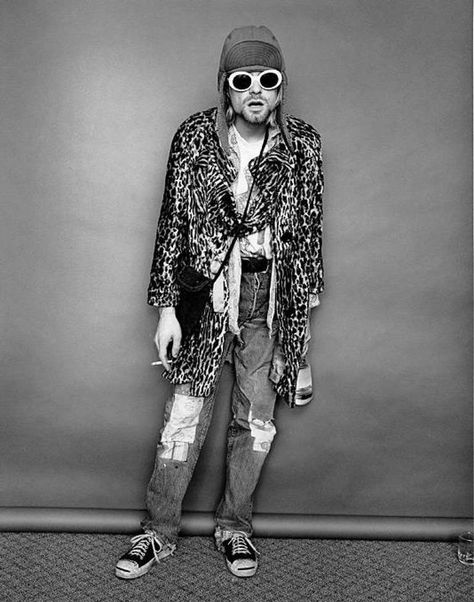 Kurt Cobain full length | From a unique collection of portrait photography at http://www.1stdibs.com/art/photography/portrait-photography/ Montage Of Heck, Kurt Cobain Art, Nirvana Poster, Kurt Cobain Photos, Nirvana Music, Pat Smear, Morrison Hotel, Donald Cobain, Krist Novoselić