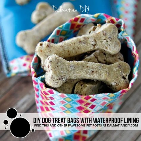 DIY Dog Treat Bags with Waterproof Liner - Dalmatian DIY Diy Dog Bag, Dog Treat Bags, Diy Dog Toys, Dog Treat Bag, Dog Treat Pouch, Small Drawstring Bag, Pouch Diy, Diy Dog Treats, Diy Treats