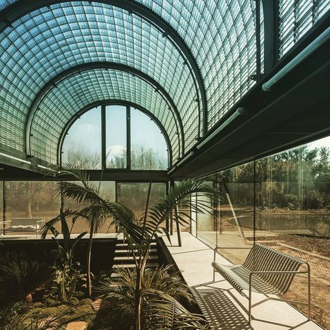 Glass Blocks Architecture, Glass Block Greenhouse, Glass Block Installation, Greenhouse Glass, Italian Country House, Post Modern Architecture, Glass Block Windows, Smart Farm, Master Thesis