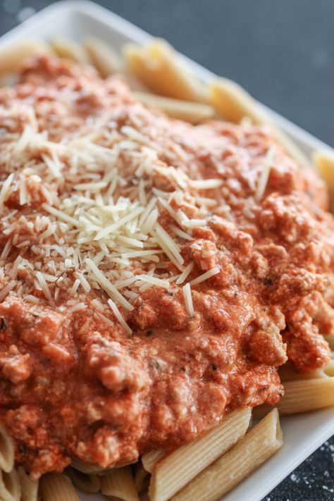 Pasta And Chicken Recipes, Protein Pasta Recipes, Best Spaghetti Recipe, Easy Homemade Lasagna, Pasta And Chicken, Homemade Spaghetti Sauce Recipe, Creamy Pasta Salads, Spaghetti Sauce Recipe, Homemade Spaghetti Sauce