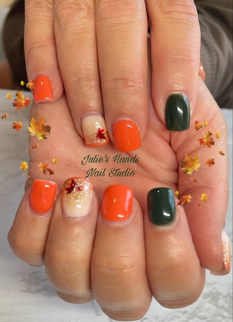 Fall Sage Nails, Fall Thanksgiving Nails Acrylic, Fall Nails With Green, Cute Thanksgiving Nails Acrylic Short, Green And Orange Nail Designs, Fall Multicolor Nails, Fall Thanksgiving Nails, Cute Nail Colors, Orange Nail Designs