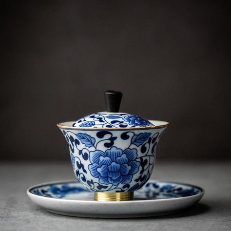 Chinese Tea Cup Tattoo, Chinese Tea Aesthetic, Chinese Tea Cup, Asian Tea Sets, Chinese Tea Pot, Korean Tea, Bene Gesserit, Chinese Tea Cups, Gaiwan Tea