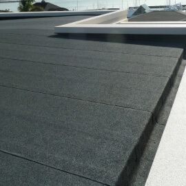 Flat Roof Ideas, Carport Designs, Roof Ideas, Roofing Felt, Building Roof, Roof Shingles, Flat Roof, Home Interiors, Holiday Home