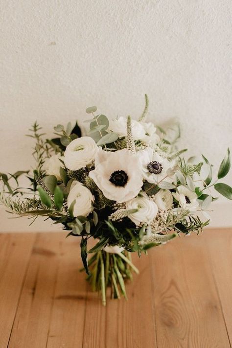 Anenome Flower, Anemone Bouquet, Black And White Wedding Theme, Winter Bouquet, White Wedding Flowers, White Bouquet, Wedding Mood, Bridal Flowers, Bridesmaid Bouquet