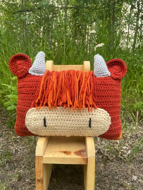 Crochet Highlander Cow, Crochet Highland Cow, Highland Cow Crochet, Cow Pillow, Cow Crochet, Crochet Patterns Free Beginner, Crochet Symbols, Crochet Pillows, Knit Pillow