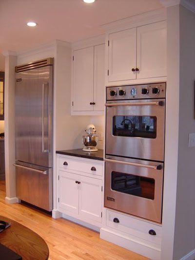 Wall Oven Kitchen, Cocina Shabby Chic, Kitchen Design Gallery, Kitchen Diy Makeover, Kitchen Designs Layout, Layout Architecture, Kitchen Farmhouse, Double Oven, Trendy Kitchen