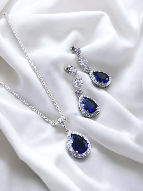 Royal Blue Dress Jewelry Ideas, Sapphire Accessories, Saphire Jewelry, Wedding Jewelry Blue, Dark Blue Necklace, Dark Blue Jewelry, Necklace And Earring Sets, Sapphire Jewelry Set, Blue Diamond Jewelry