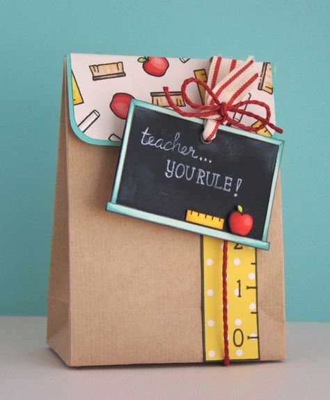 Teacher Gift Bags, Lawn Ideas, Appreciation Gifts Diy, Teacher Appreciation Gifts Diy, Teachers Day Card, Teacher Craft, Teachers Diy, Back To School Party, Teachers Day Gifts