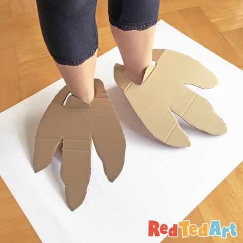 Easy Cardboard Dinosaur Feet - Red Ted Art - Make crafting with kids easy & fun Dinasour Costume For Kids Diy, Dinosaur Halloween Costume Diy, Dinosaur Diy Costume, Dinasour Costume, Dinosaur Costume Kids, Cardboard Dinosaur, Diy Dinosaur Costume, Dinosaur Crafts Kids, Costume Dinosaure