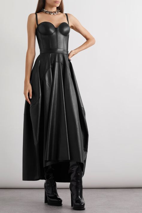 Alexander McQueen Leather Bustier Top in Black Leather Bustier Outfit, Leather Bustier Top, Bustier Outfit, Grungy Style, Alexander Mcqueen Clothing, Top Bustier, Romantic Tops, Leather Bustier, Leather Midi Skirt