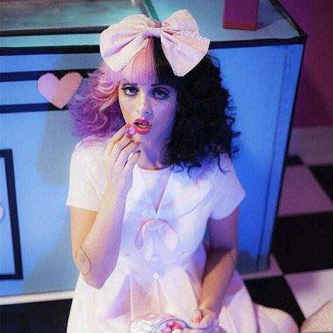 Melanie Martinez Recess, Melanie Martinez, Carousel