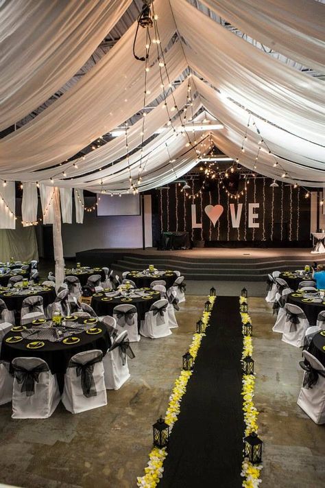 Yellow Wedding Reception Decor, Batman Theme Wedding, Black And Yellow Wedding Decorations, Black And Yellow Wedding Dress, Black White And Yellow Wedding, Black And Yellow Wedding Theme, Batman Wedding Ideas, Batman Wedding Theme, Steelers Wedding