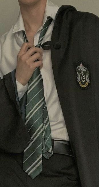 Male Slytherin Uniform, Slytherin Male Aesthetic, Gryffindor Uniform Male, Slytherin Inspired Outfits Men, Slytherin Uniform Boys, Slytherin Suit, Slytherin Outfit Men, Hogwarts Uniform Slytherin, Male School Uniform Aesthetic