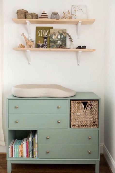 Baby Zimmer Ikea, Baby Changing Table Dresser, Diy Changing Table, Ikea Dresser Hack, Changing Tables, Ikea Dresser, Baby Changing Table, Colorful Kids Room, Changing Table Dresser