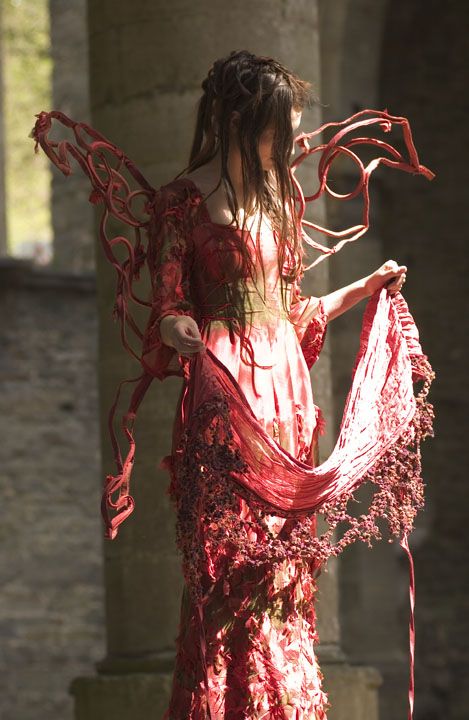 04_winter021 #faerie Blood Dress Fashion, Haunted Fashion, Flesh Fashion, Horror Couture, Gore Fashion, Horror Fashion, Wild Fashion, Gelang Manik, Arte Inspo