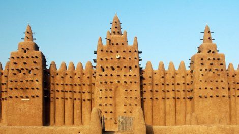 10 Things You Didn't Know About The Ancient Mali Empire Ancient Mali, Mali Empire, African American Artwork, Ancient Greek Architecture, African Styles, Beautiful Mosques, Grand Mosque, African Textiles, Mayan Ruins