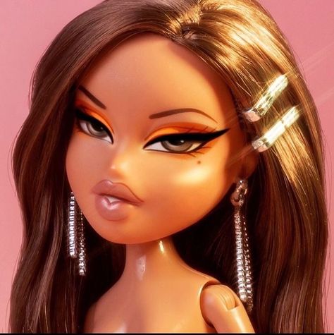 Bratz Doll Makeup, Bratz Yasmin, Foto Cartoon, Black Bratz Doll, Bratz Doll Outfits, Brat Doll, Bratz Girls, Doll Aesthetic, Doll Makeup